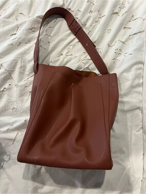 Everlane Saddle Brown Leather Shoulder Hobo